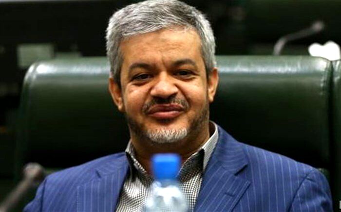 رحیمی، عضو هیات رئیسه مجلس: نیروی انتظامی، تجمع کنندگان را مقابل خود نبیند