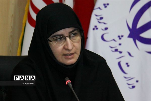 نشست شورای معاونان آموزش و پرورش استان یزد با حضور رضوان حکیم زاده معاون آموزش ابتدایی کشور