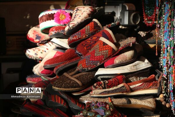 دالان‌های هزار توی بازار وکیل
