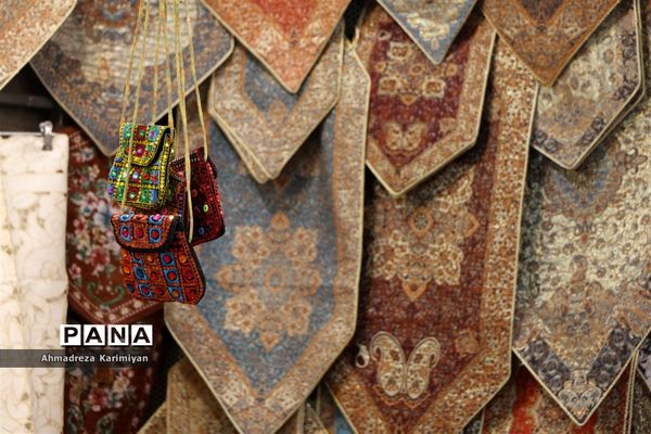 دالان‌های هزار توی بازار وکیل