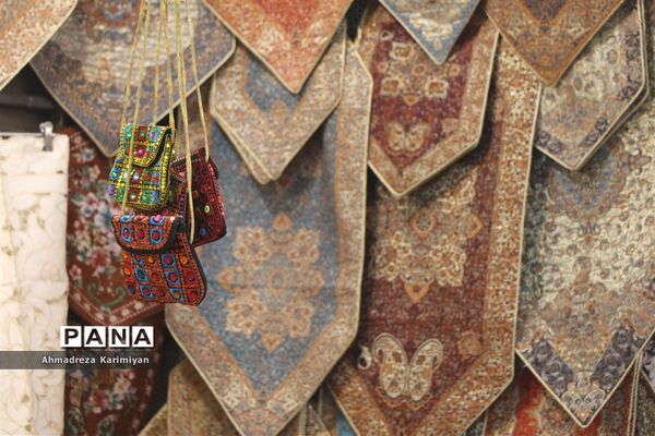 دالان‌های هزار توی بازار وکیل