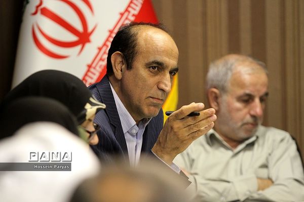 نشست هم‌اندیشی مسئولان سازمان دانش‌آموزی و جمعی از نمایندگان مجلس