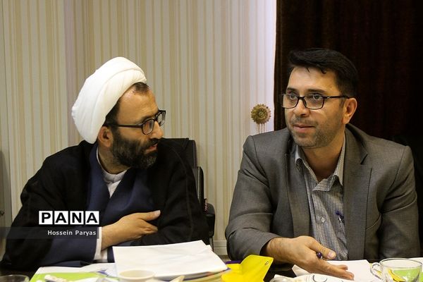 نشست هم‌اندیشی مسئولان سازمان دانش‌آموزی و جمعی از نمایندگان مجلس