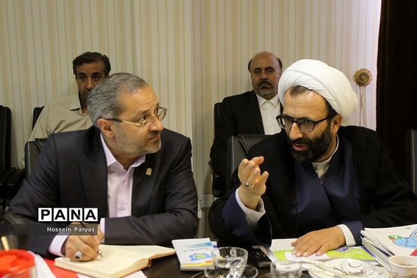 نشست هم‌اندیشی مسئولان سازمان دانش‌آموزی و جمعی از نمایندگان مجلس