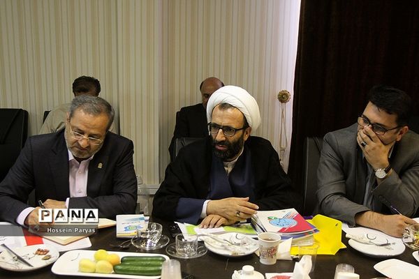 نشست هم‌اندیشی مسئولان سازمان دانش‌آموزی و جمعی از نمایندگان مجلس