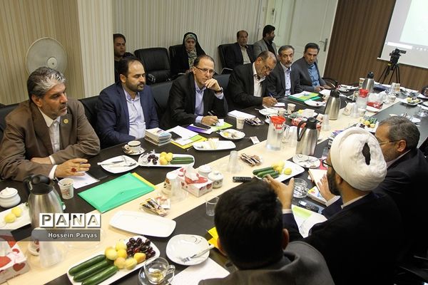 نشست هم‌اندیشی مسئولان سازمان دانش‌آموزی و جمعی از نمایندگان مجلس