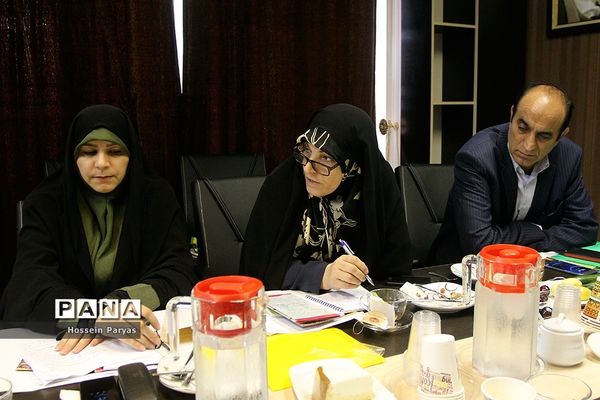 نشست هم‌اندیشی مسئولان سازمان دانش‌آموزی و جمعی از نمایندگان مجلس