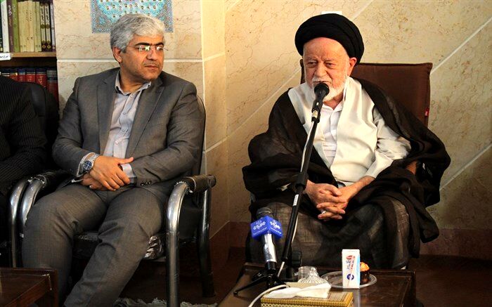 امام جمعه سمنان: مبارزه با قاچاق کالا نیازمند عزم همگانی است