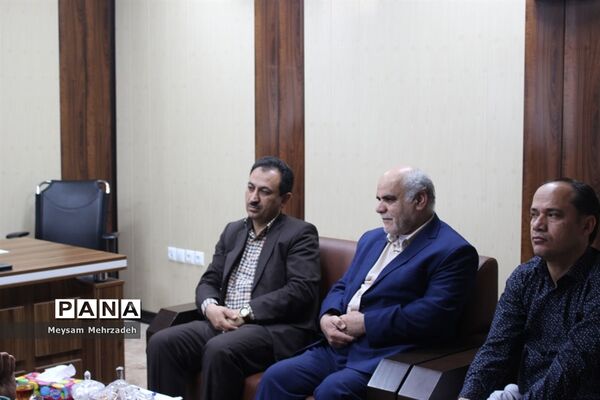دیدار رئیس  و کارکنان سازمان دانش آموزی استان بوشهر با معاون جدید پشتیبانی
