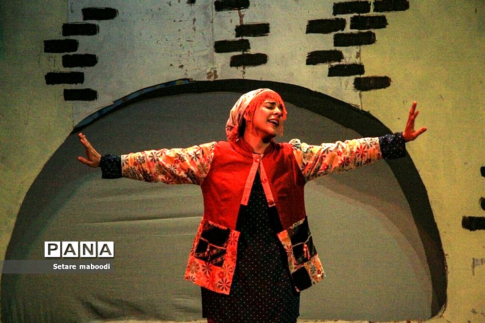 تئاتر «اگه من رئیس دنیا بودم»