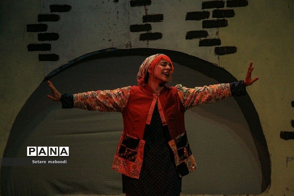 تئاتر «اگه من رئیس دنیا بودم»