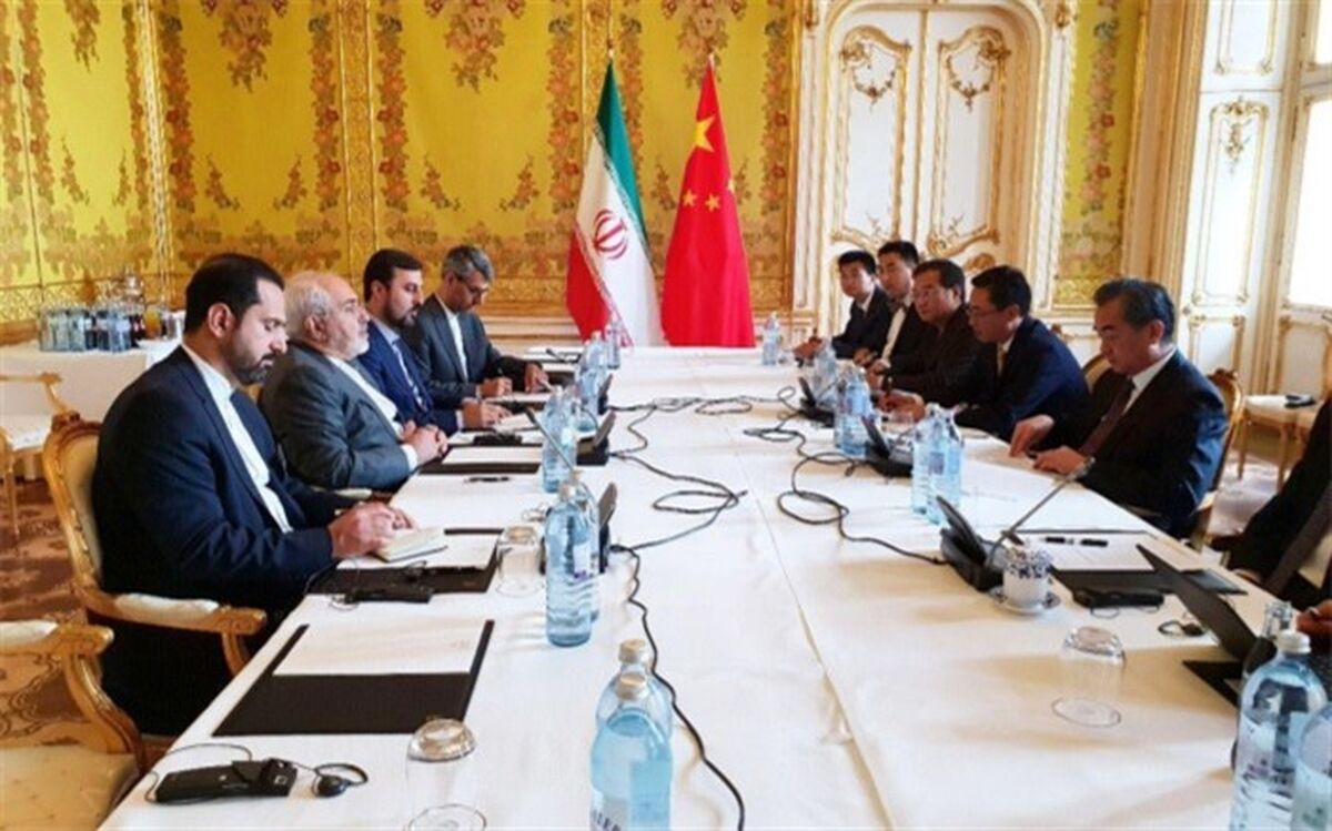 ظریف با وزیر امور خارجه چین دیدار کرد