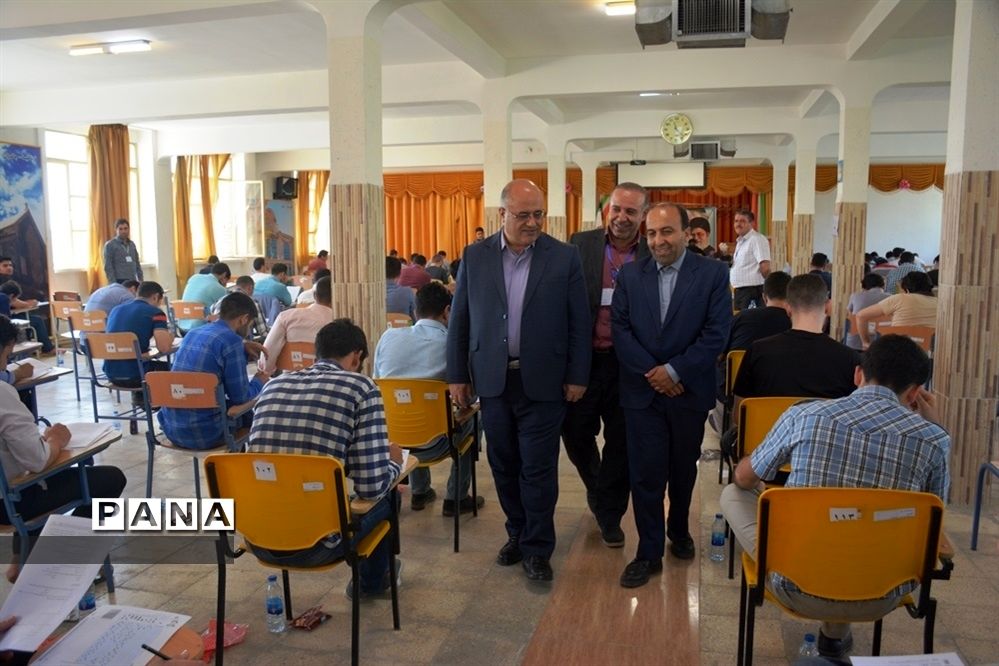 بازدید رییس سازمان مدیریت و برنامه ریزی  و مدیرکل آموزش و پرورش آذربایجان غربی از آزمون استخدامی دستگاه های اجرایی