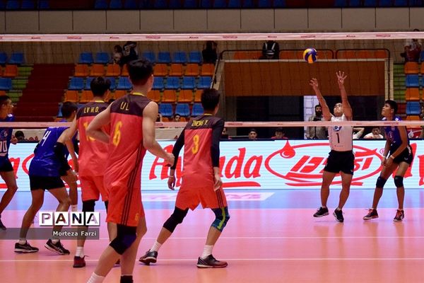 رقابت های قهرمانی والیبال نوجوانان آسیا در تبریز؛چین- تایلند