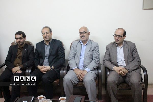دیدار مدیرکل آموزش و پرورش همدان با رئیس سازمان دانش آموزی استان همدان