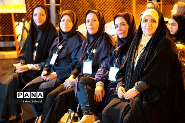 شبی با قرآن در اردوی دانش‌آموزی مناطق مرزی