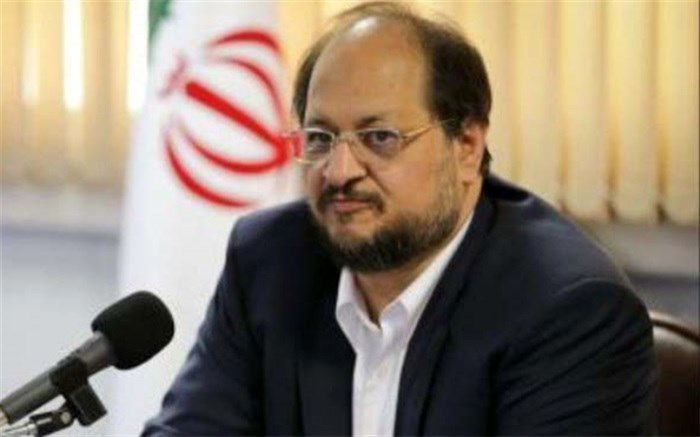 شریعتمداری:مردم نباید مایوس شوند و باید با قدرت مسیر رو به جلوی کشور طی شود