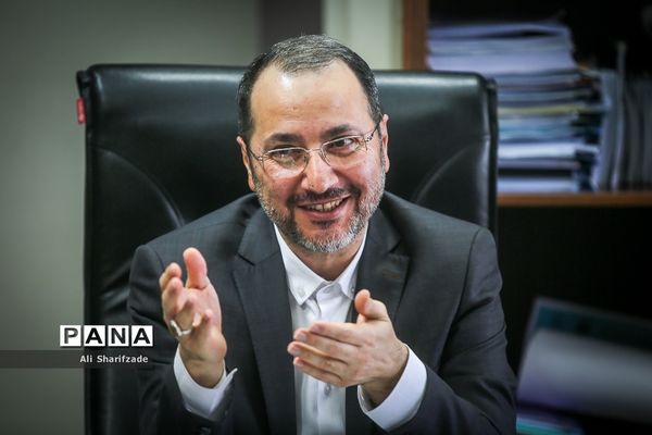 نشست خبری معاون وزیر کشور درباره آسیب های اجتماعی