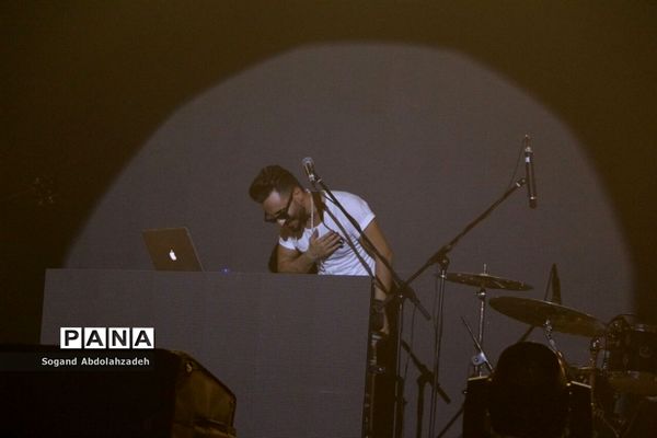 کنسرت پازل‌ بند در ساری