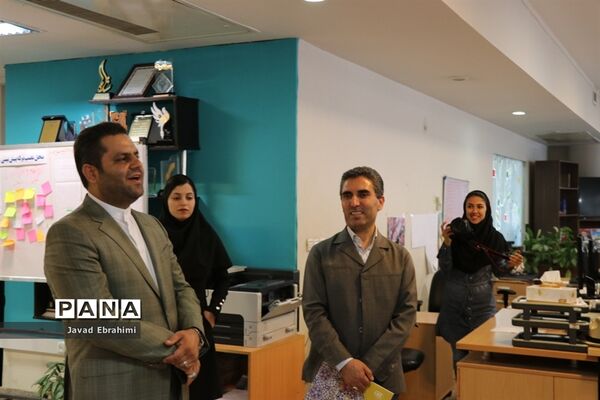 بازدید دانش آموزان دختر دوره های تابستانه سازمان دانش آموزی از موسسه فرهنگی شهر آرا مشهد