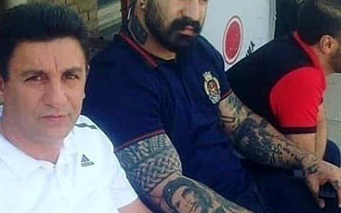 عکس یادگاری «وحید مرادی» با قلعه نوعی