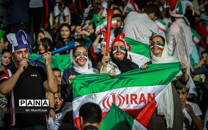 پاسخ رئیس جمهور به وزیر ورزش درباره حضور زنان در استادیوم آزادی