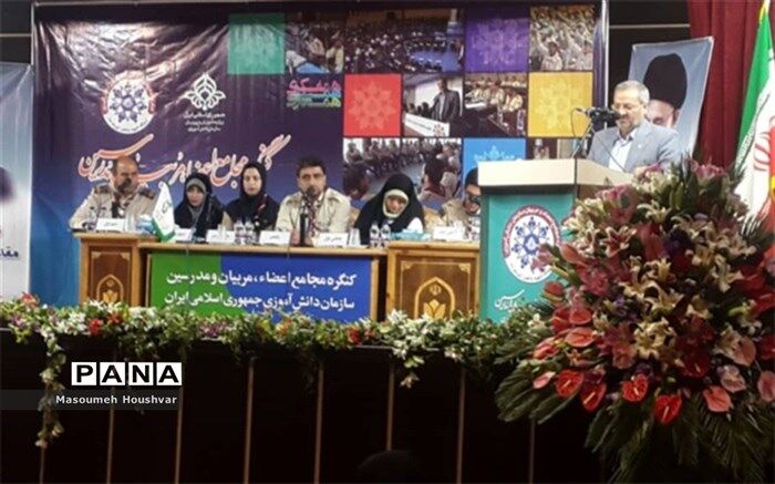 رییس سازمان دانش آموزی کشور مطرح کرد: شعار "هر مدرسه یک تشکل" را محقق می کنیم