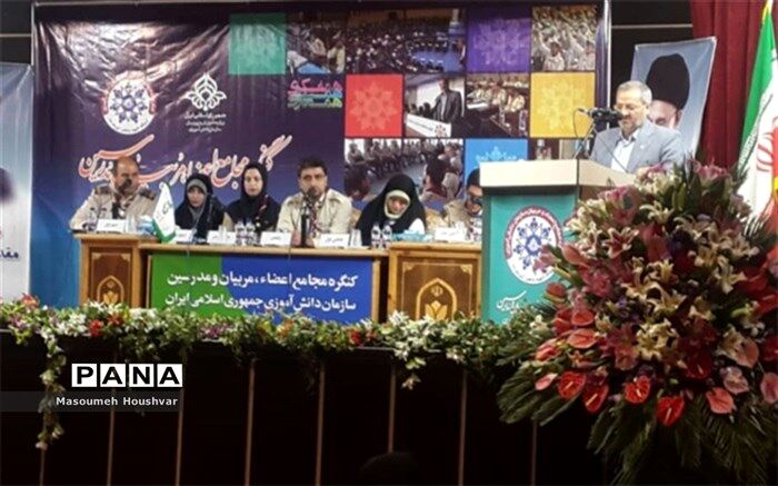 رییس سازمان دانش آموزی کشور مطرح کرد: شعار "هر مدرسه یک تشکل" را محقق می کنیم