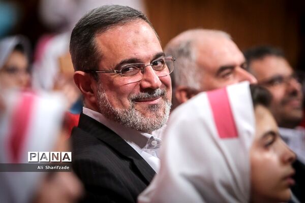 دیدار وزیر آموزش و پرورش با دانش آموزان و معلمان مدارس آسیب دیده شنوایی شهر تهران