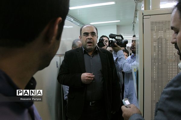 بازدید خبرنگاران از طبقه نهم ساختمان شرکت ارتباطات زیر ساخت در میدان امام خمینی