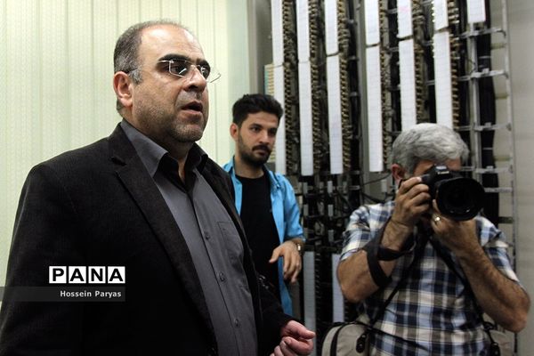 بازدید خبرنگاران از طبقه نهم ساختمان شرکت ارتباطات زیر ساخت در میدان امام خمینی