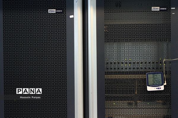 بازدید خبرنگاران از طبقه نهم ساختمان شرکت ارتباطات زیر ساخت در میدان امام خمینی