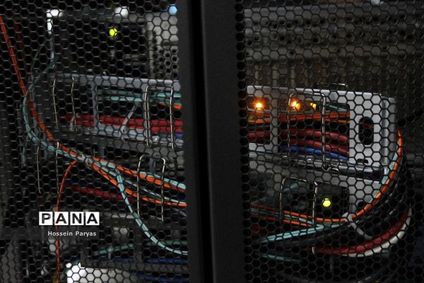 بازدید خبرنگاران از طبقه نهم ساختمان شرکت ارتباطات زیر ساخت در میدان امام خمینی