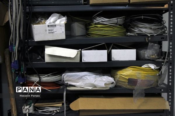 بازدید خبرنگاران از طبقه نهم ساختمان شرکت ارتباطات زیر ساخت در میدان امام خمینی