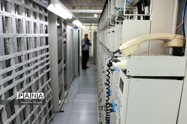 بازدید خبرنگاران از طبقه نهم ساختمان شرکت ارتباطات زیر ساخت در میدان امام خمینی