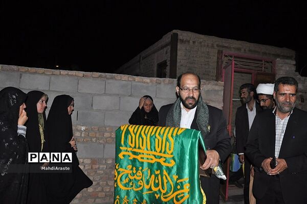 کمک به چندتن ازنیازمندان شهر زیرکوه به همت خادمان حرم امام رضا (ع)