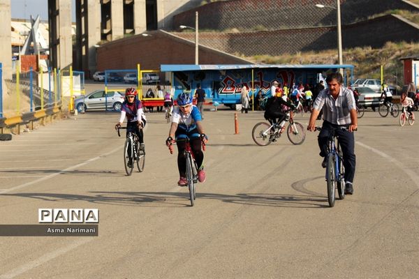 مسابقه دوچرخه‌سواری بانوان در تبریز