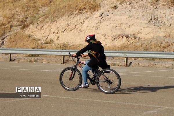مسابقه دوچرخه‌سواری بانوان در تبریز
