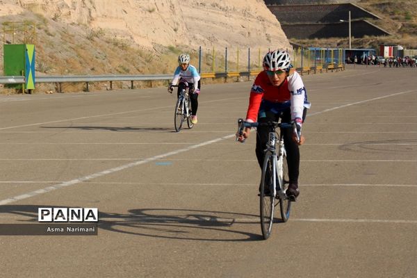 مسابقه دوچرخه‌سواری بانوان در تبریز