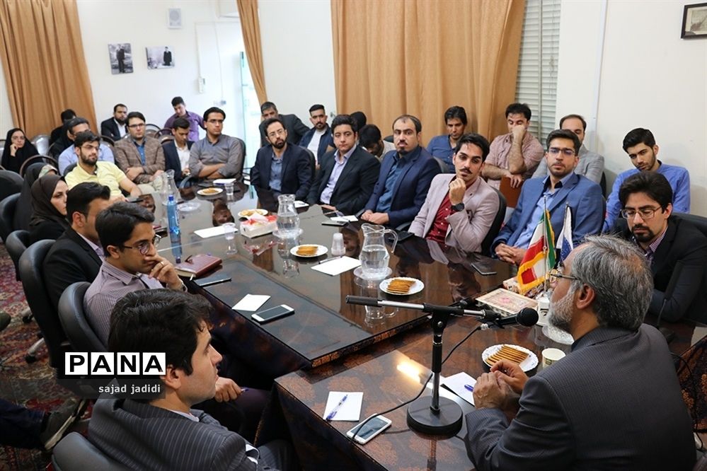 برگزاری چهارمین نشست دانشجویی 《موذن در خواب》 با موضوع عملکرد وزارت خارجه