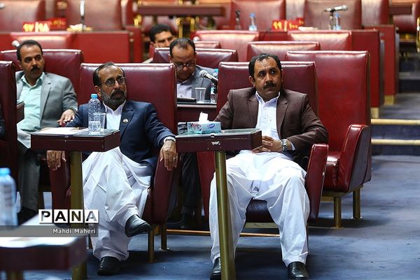 اجلاس عمومی شورای عالی استانها