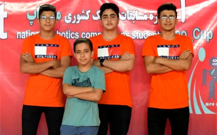 دانش‌آموزان ساروی مقام دوم مسابقات رباتیک کشور را به دست آوردند