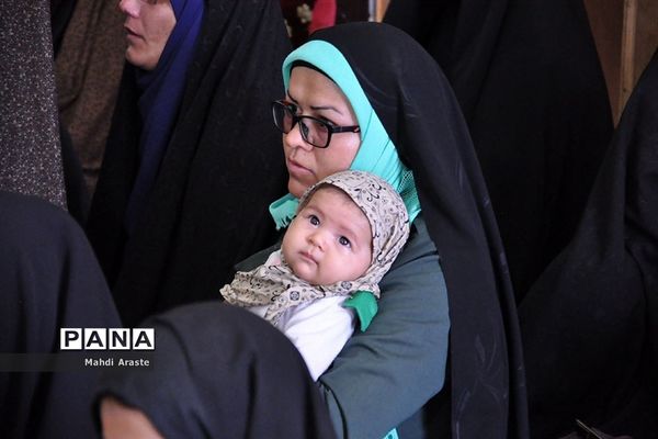 استقبال ویژه مردم کوشکک از خدام بارگاه امام رضا(ع)