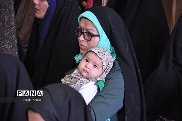 استقبال ویژه مردم کوشکک از خدام بارگاه امام رضا(ع)