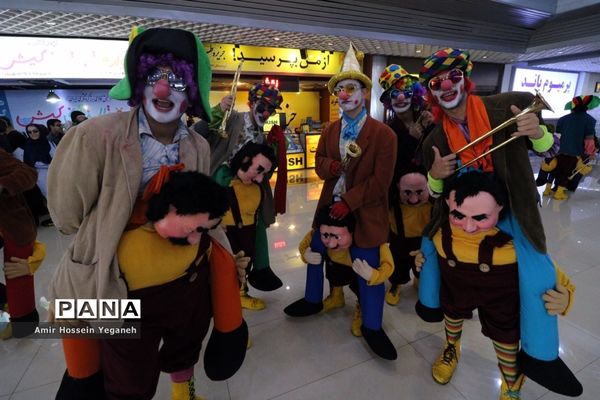 استقبال از مسافران جشنواره تابستانی کیش