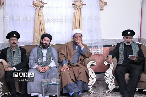 اهدای مدال افتخار رضوی به  جانباز35درصد نهبندانی