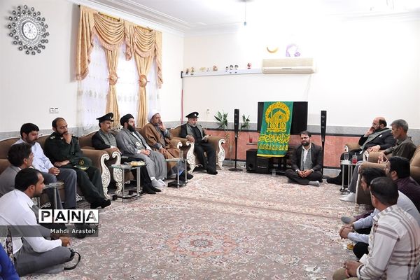 اهدای مدال افتخار رضوی به  جانباز35درصد نهبندانی