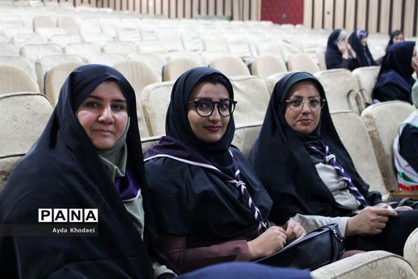 گردهمایی  مربیان و دانش‌آموزان تشکل پیشتازان البرز اعزامی به اردوی استانی