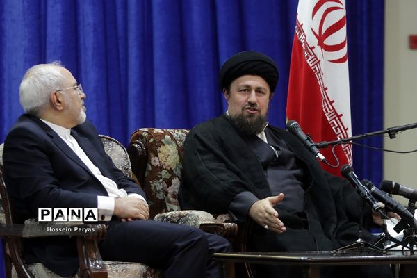 تجدید میثاق ظریف و روسای نمایندگی های ایران در جهان با آرمان های امام خمینی (ره)