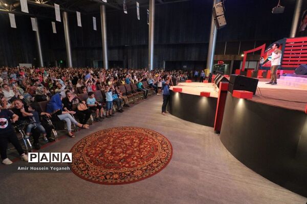 عمو پورنگ در بیست یکمین جشنواره تابستانی کیش